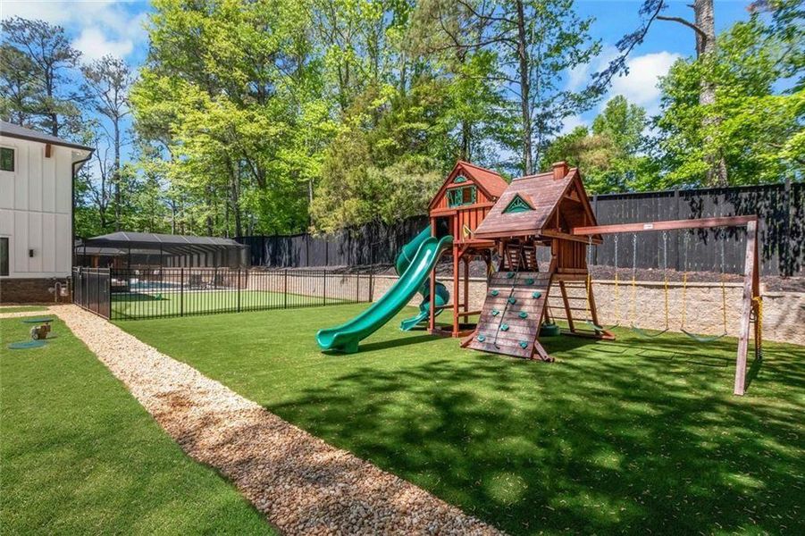 Community amenities in , Roswell (Image 85).