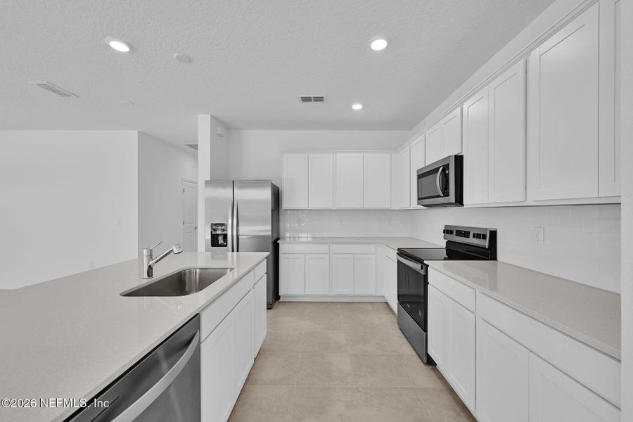 Furnished interior view inside a new home in Hyland Trail, Green Cove Springs (Image 10).