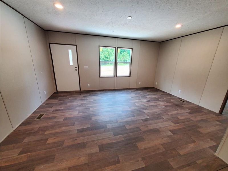 Spacious, unfurnished interior of a new home in , Marble Hill (Image 24).