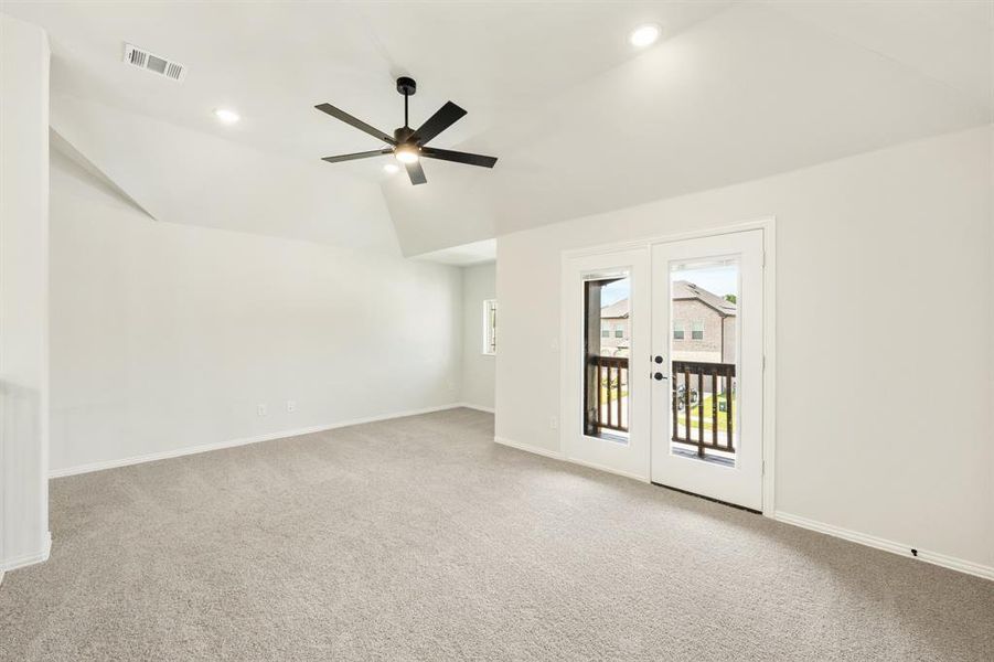 Spacious, unfurnished interior of a new home in Anderson Crossing, Trenton (Image 24).