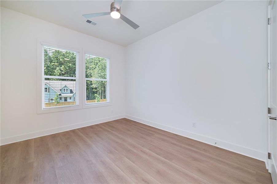 Spacious, unfurnished interior of a new home in , Gainesville (Image 20).