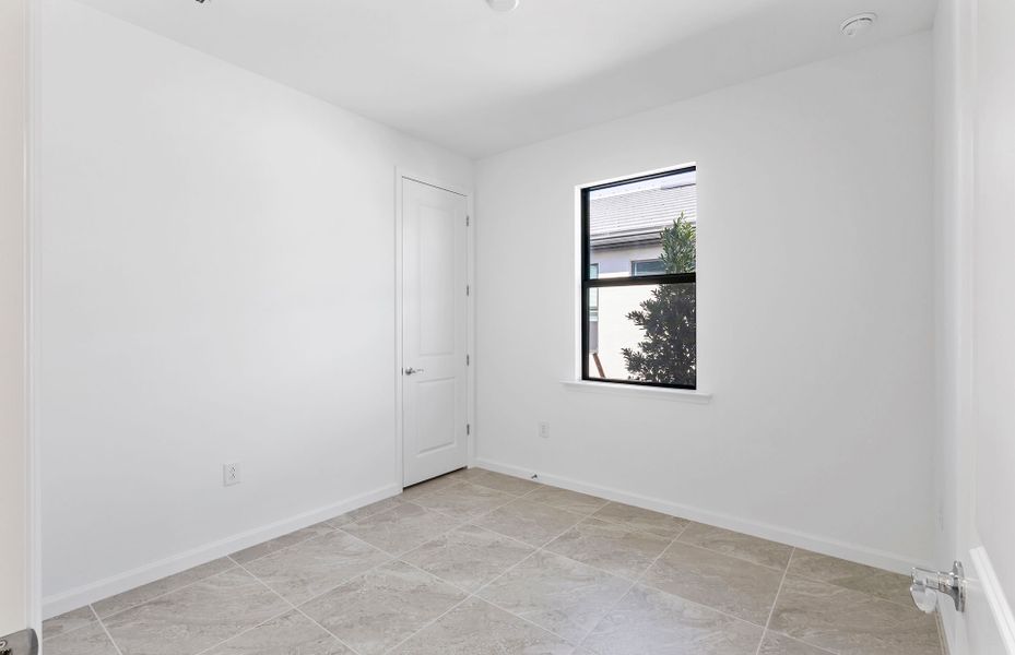 Spacious, unfurnished interior of a new home in Terreno, Naples (Image 12).