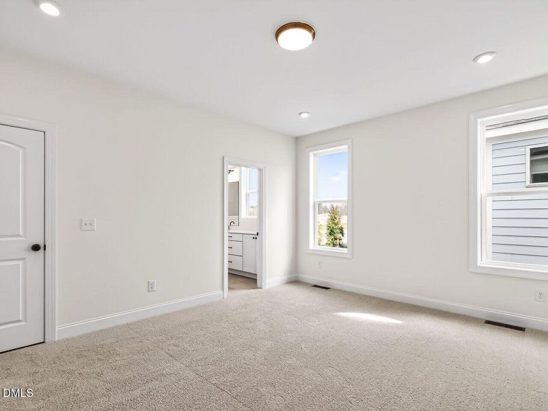 020-1280x960-primary-br