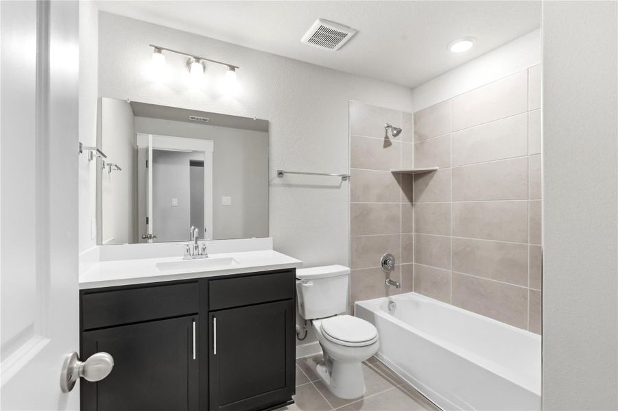 Furnished interior view inside a new home in Hunters Glen, Jarrell (Image 10).
