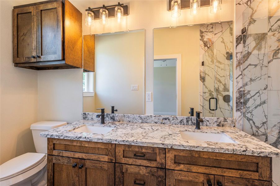 Furnished interior view inside a new home in , Texas City (Image 6).