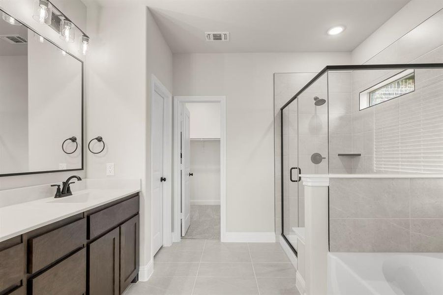 DFW-Lovers Landing-Concept 3218-915 Allegro Avenue-Primary bathroom1-Risewell Homes