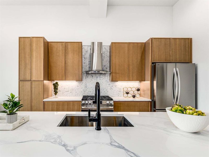 Whisper close cabietry.