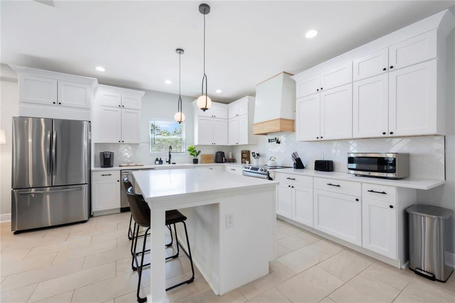 Furnished interior view inside a new home in , Tarpon Springs (Image 56).