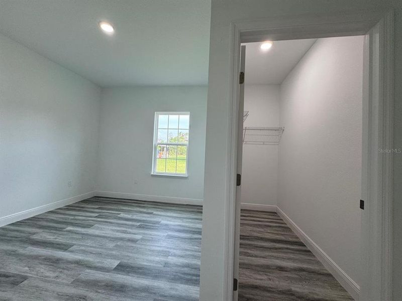 Spacious, unfurnished interior of a new home in , Ocala (Image 21).