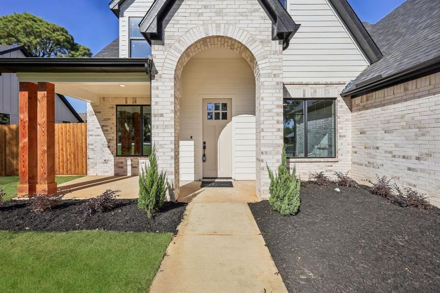 Exterior details and patio area of a home in , Grapevine (Image 27).