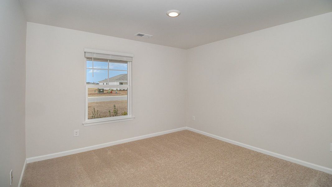 Spacious, unfurnished interior of a new home in Summerville, Darlington (Image 11).