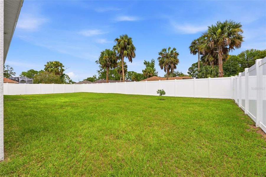 Exterior details and patio area of a home in , Palm Coast (Image 27).