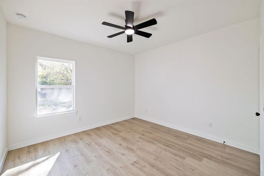 Spacious, unfurnished interior of a new home in , Mesquite (Image 21).