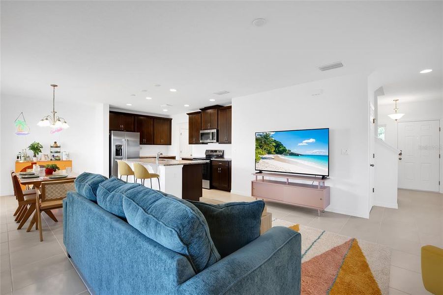Furnished interior view inside a new home in Horse Creek at Crosswinds, Davenport (Image 39). Furnished interior view inside a new home in Horse Creek at Crosswinds, Davenport (Image 39).