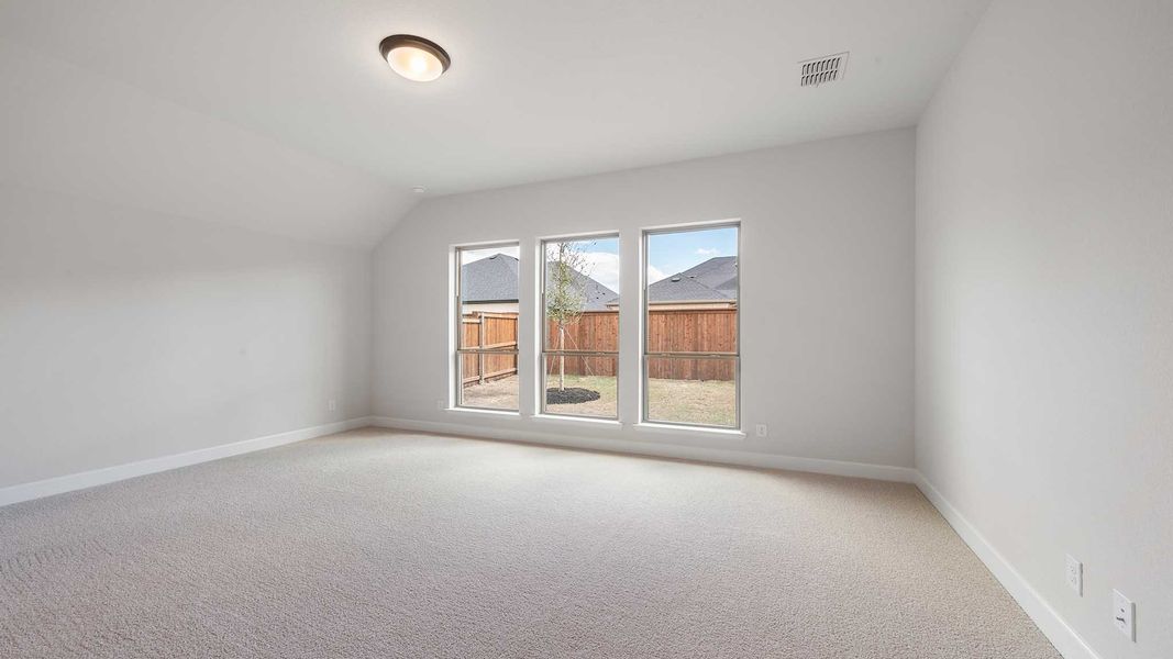 Spacious, unfurnished interior of a new home in Cambridge Crossing, Celina (Image 22).