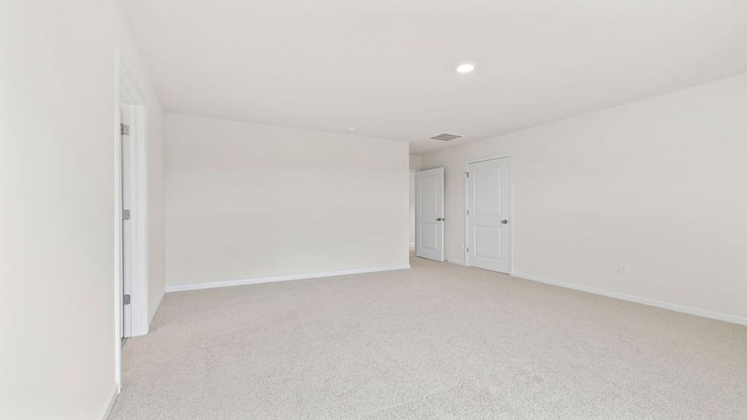 Spacious, unfurnished interior of a new home in Tyger Pines, Moore (Image 32).