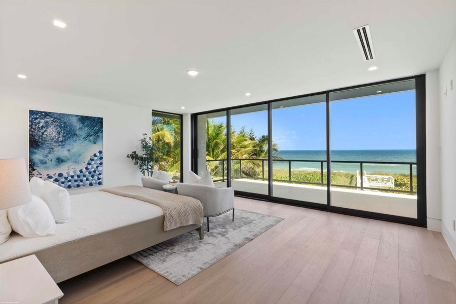 Furnished interior view inside a new home in , Jupiter Island (Image 47).