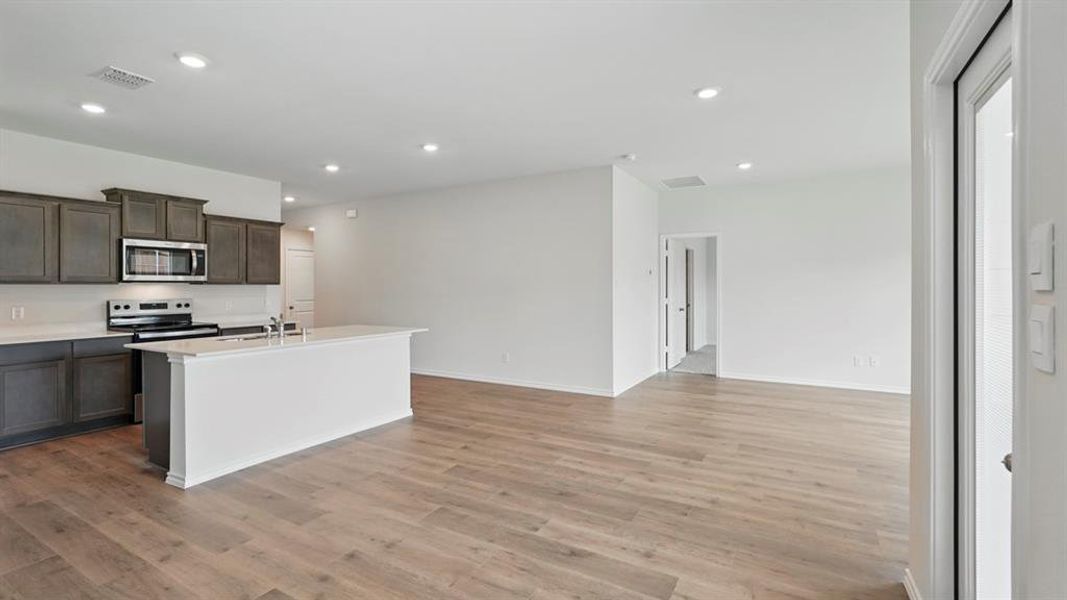 Furnished interior view inside a new home in Forestbrook Estates, Paris (Image 9).