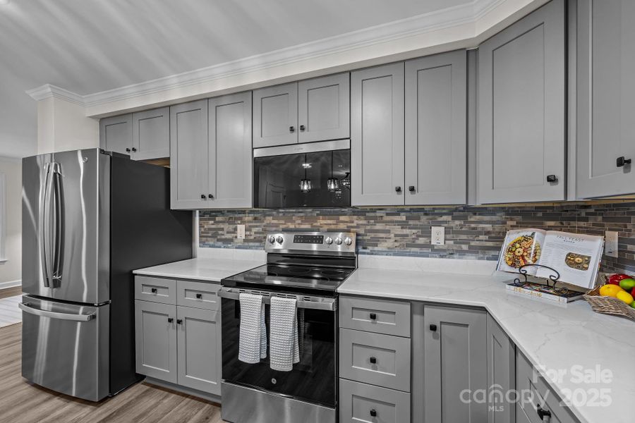 Quartz Countertops 36” cabinets Quartz Countertops 36” cabinets