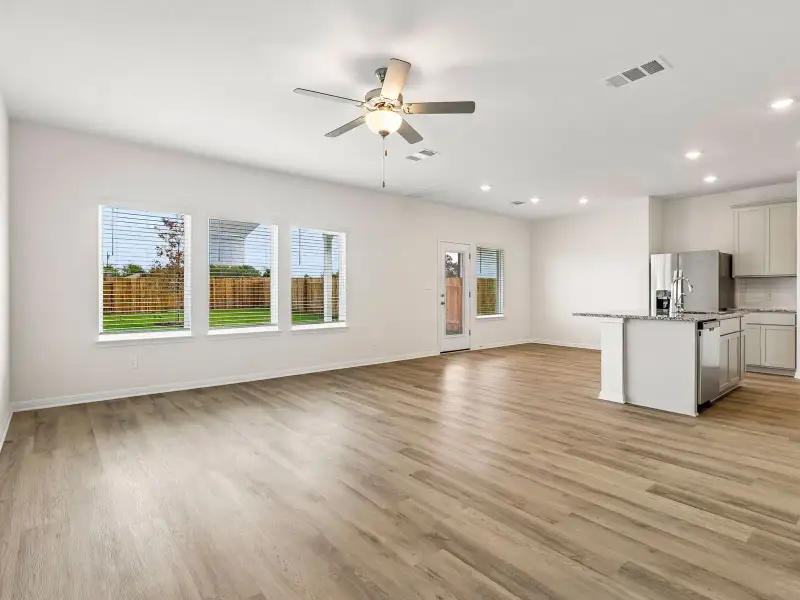 Spacious, unfurnished interior of a new home in Pfennig Place, Pflugerville (Image 12).