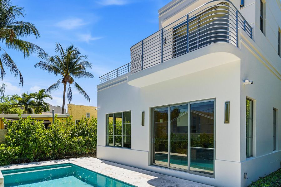 Pool/Backyard