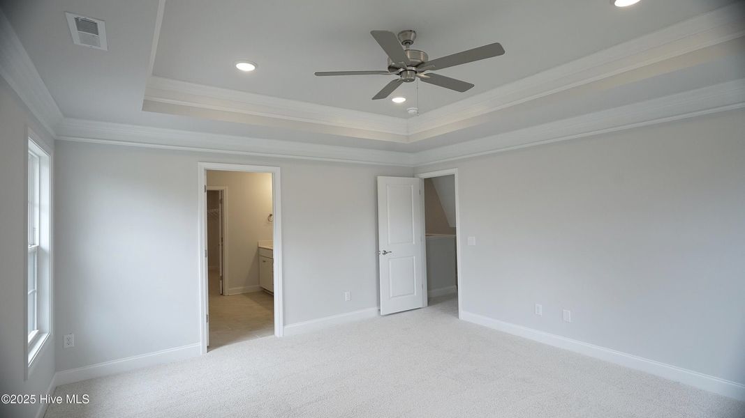 Spacious, unfurnished interior of a new home in Palmetto Creek, Bolivia (Image 25).