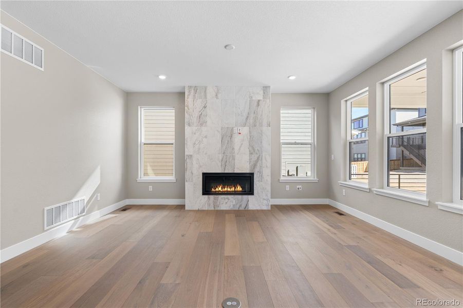 Spacious, unfurnished interior of a new home in Legends at Lyric, Lone Tree (Image 21).