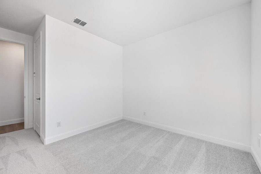 Spacious, unfurnished interior of a new home in Highland Lakes, McKinney (Image 21).