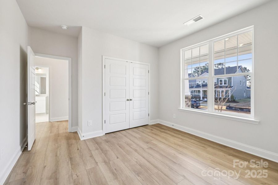 Spacious, unfurnished interior of a new home in Edgewood Preserve, Huntersville (Image 33).