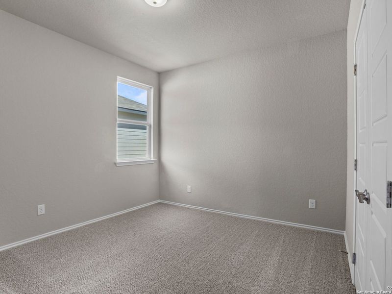 Spacious, unfurnished interior of a new home in Hannah Heights, Seguin (Image 23).