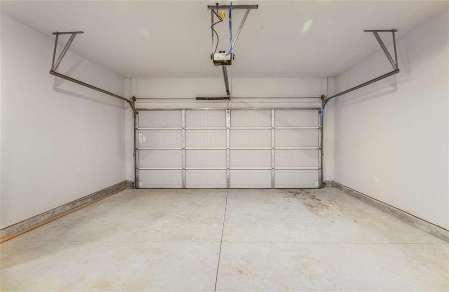 Spacious, unfurnished interior of a new home in , Conyers (Image 37). Spacious, unfurnished interior of a new home in , Conyers (Image 37).