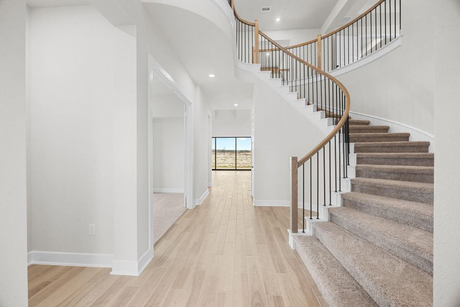 Spacious, unfurnished interior of a new home in Santa Rita Ranch - 60', Santa Rita Ranch (Image 32).