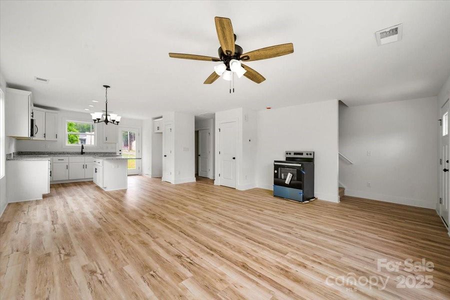 Image 43 of a home in .