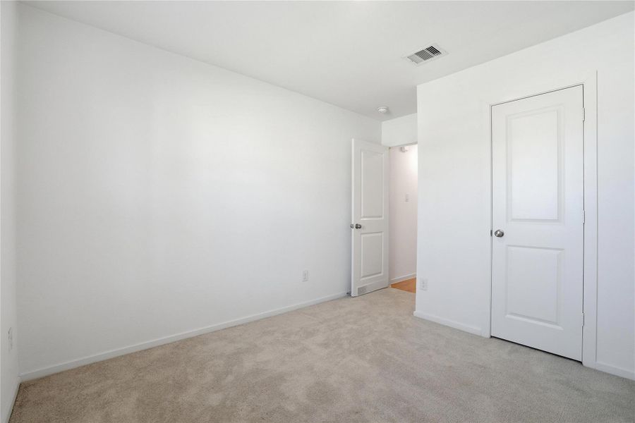 Spacious, unfurnished interior of a new home in Sterling Point at Baytown Crossings: Watermill Collection, Baytown (Image 17).
