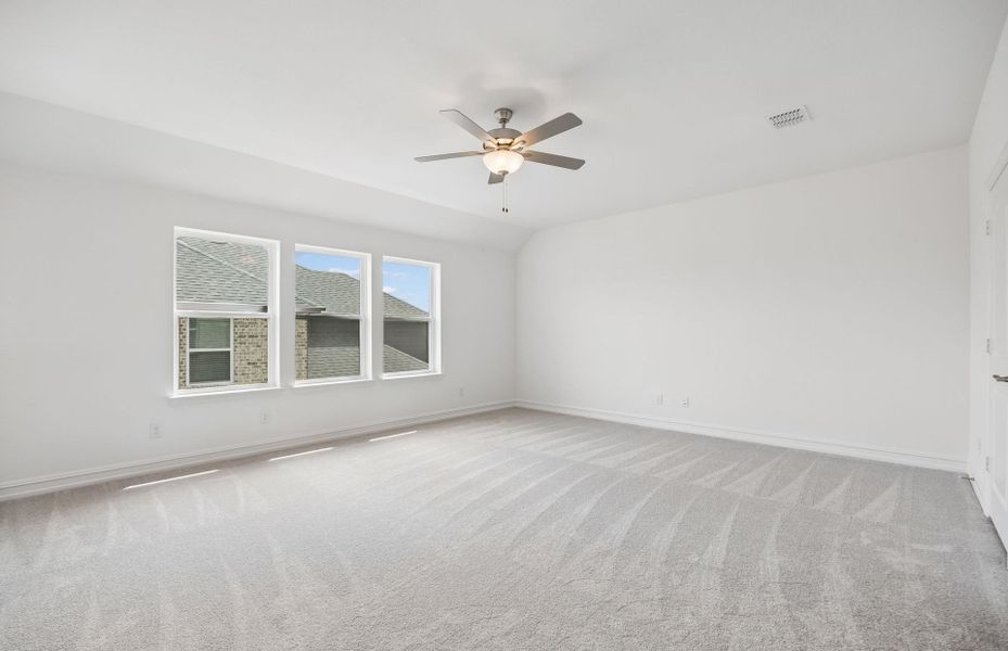 Spacious, unfurnished interior of a new home in Westside Preserve, Midlothian (Image 12).