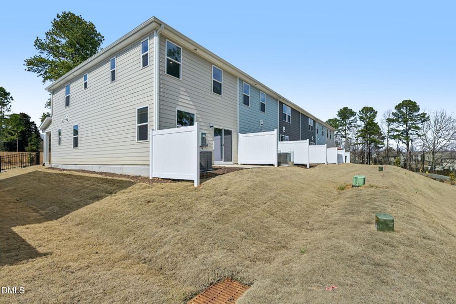 34-web-or-mls-210 Parker Lane-S0503-034