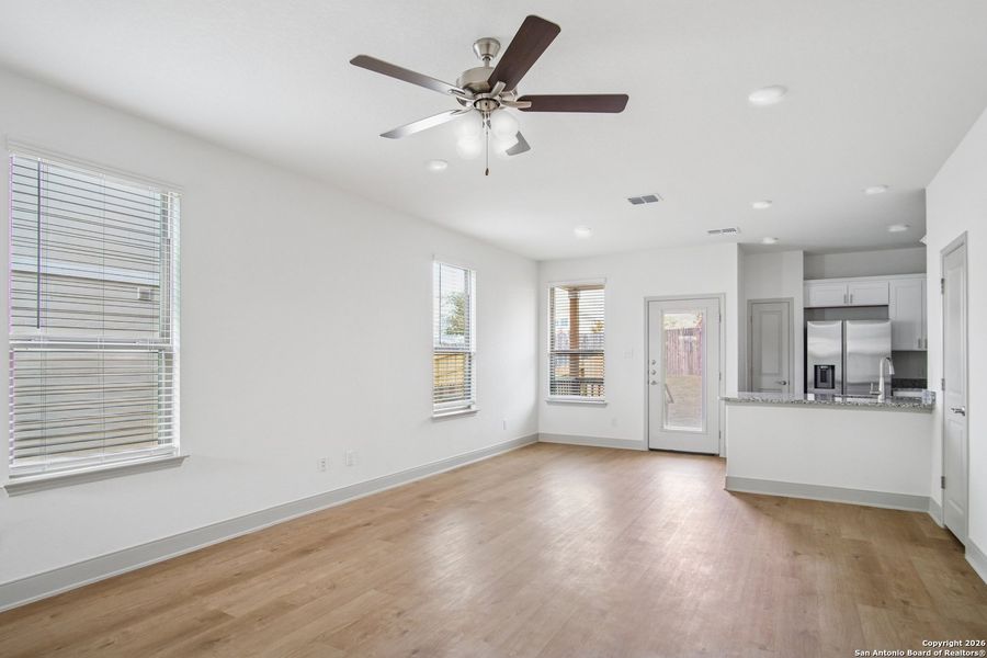 Spacious, unfurnished interior of a new home in , San Antonio (Image 26).