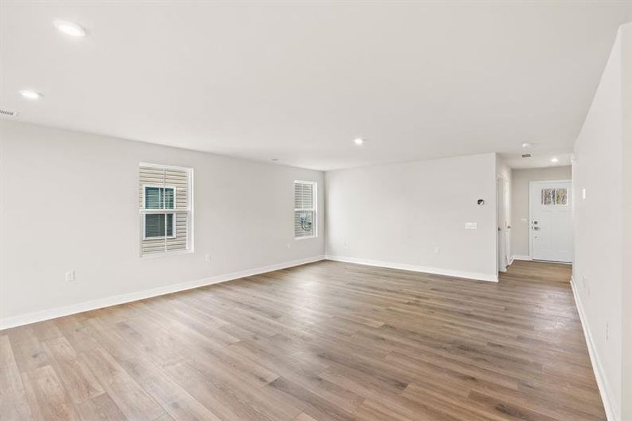 Spacious, unfurnished interior of a new home in Middle Creek Village Ranches, Bolivia (Image 15).