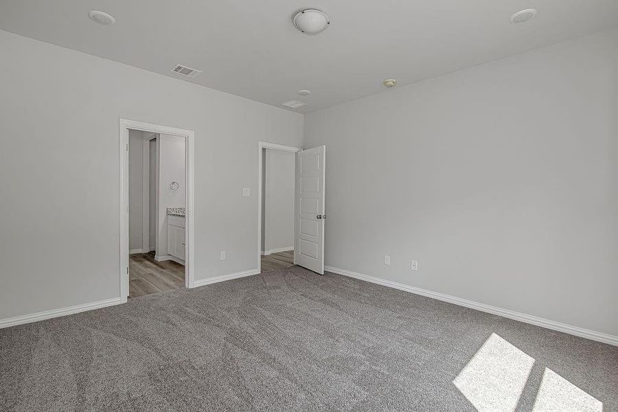 Spacious, unfurnished interior of a new home in , Azle (Image 26).