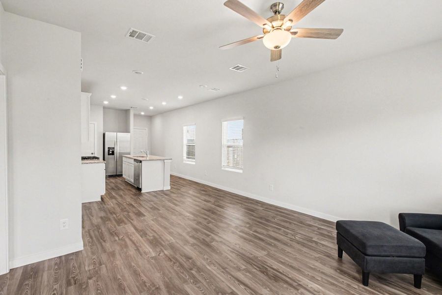 Spacious, unfurnished interior of a new home in , Conroe (Image 13). Spacious, unfurnished interior of a new home in , Conroe (Image 13).