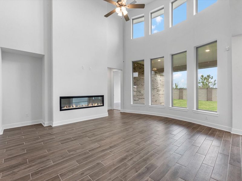 Representative image. Features, specifications, selections and colors may vary.