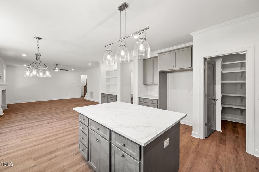 68DD2C25-773C-4CA5-8E8C-CF2A11400FFA