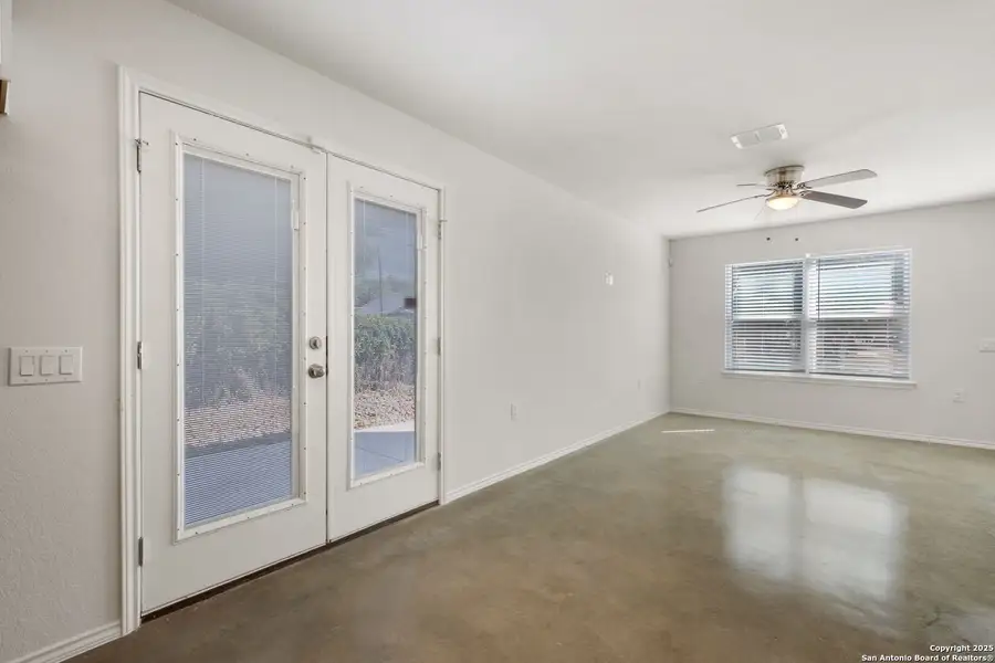 Spacious, unfurnished interior of a new home in , San Antonio (Image 9).