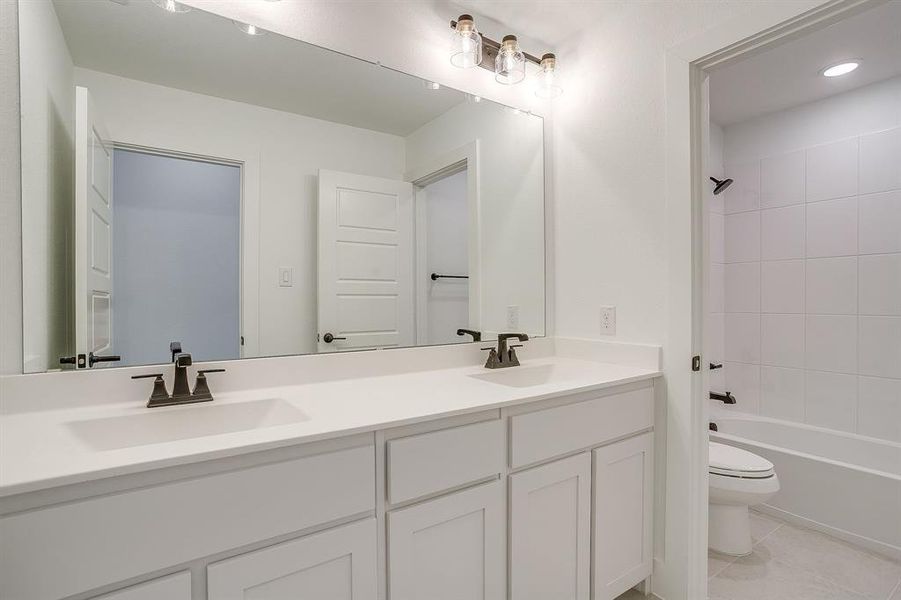 Furnished interior view inside a new home in Talon Hills, Fort Worth (Image 10).