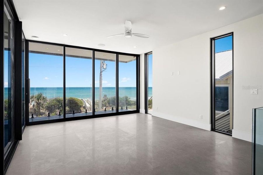 Spacious, unfurnished interior of a new home in , New Smyrna Beach (Image 51).