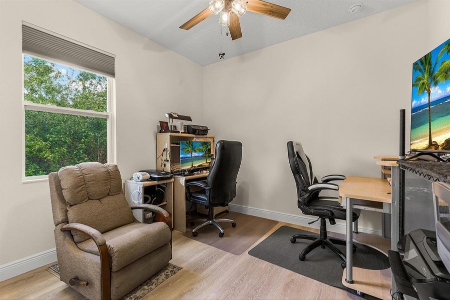 9225-103rd-Ct-HigMedia-039-1280