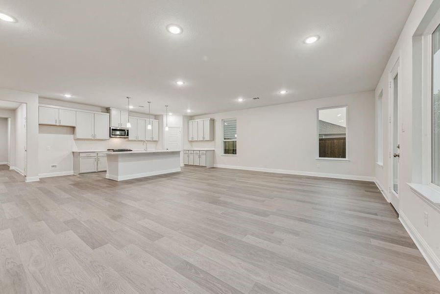 Spacious, unfurnished interior of a new home in Creekside of Crowley, Crowley (Image 32).