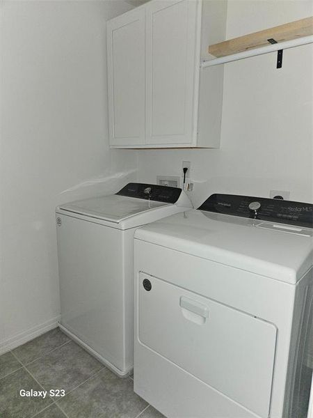 Furnished interior view inside a new home in , Orlando (Image 8).