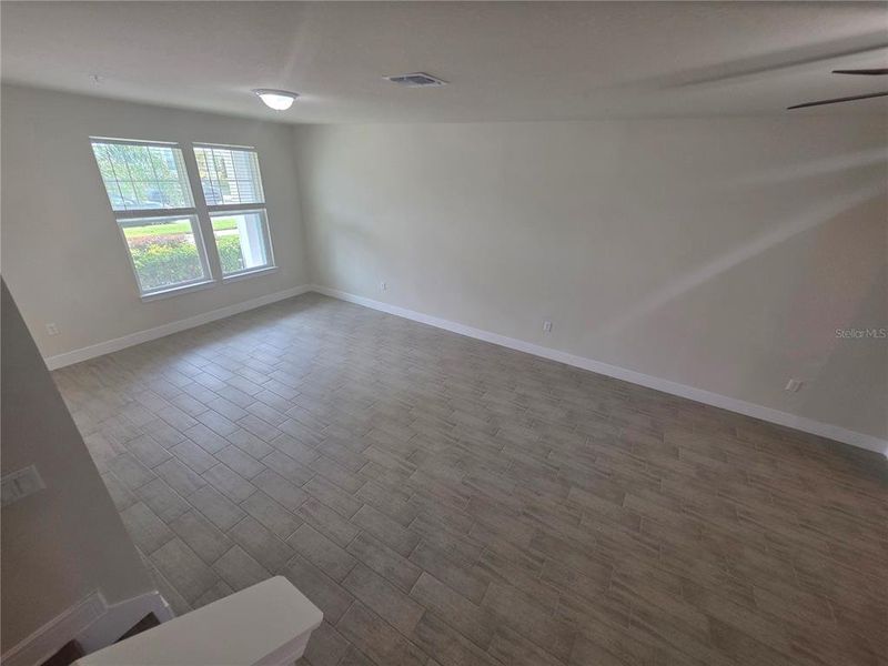 Spacious, unfurnished interior of a new home in , Orlando (Image 20).