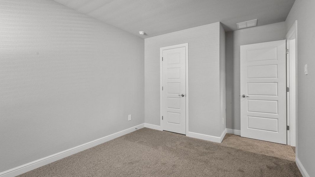 Spacious, unfurnished interior of a new home in The Hills at Reunion, Newark (Image 31).